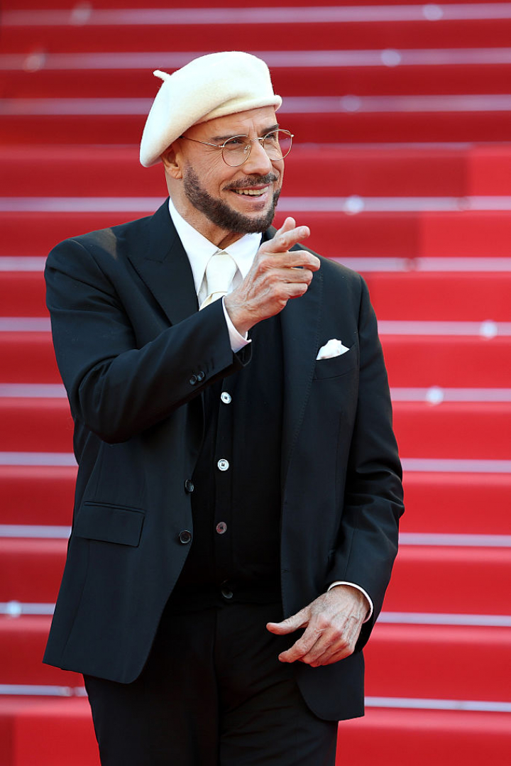 John Travolta en la premiere de 'Karma' en Cannes 2026.