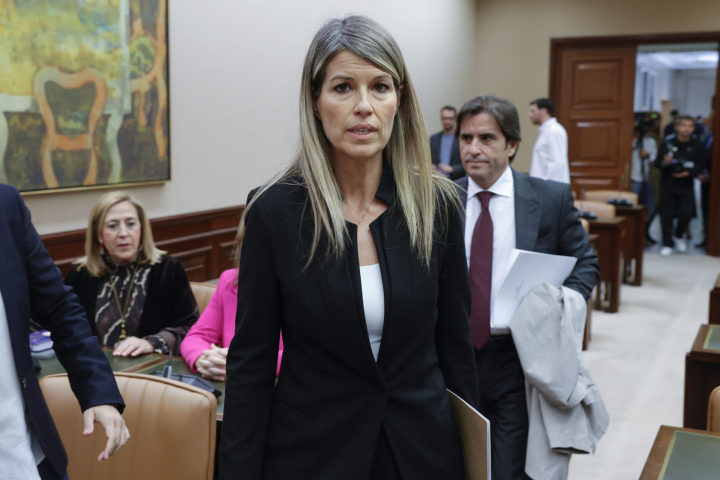 MADRID, 19/05/2026.- La periodista Maribel Vilaplana ates de comparecer este martes ante la comisión de la dana en el Congreso. Vilaplana que comió aquel día con el entonces president de la Generalitat Valenciana Carlos Mazón. EFE/ Zipi Aragon