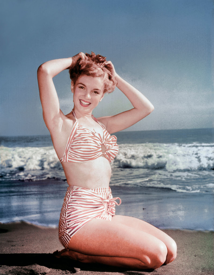En 1946 aún era conocida como Norma Jeane Mortenson y no había teñido su pelo de rubio.