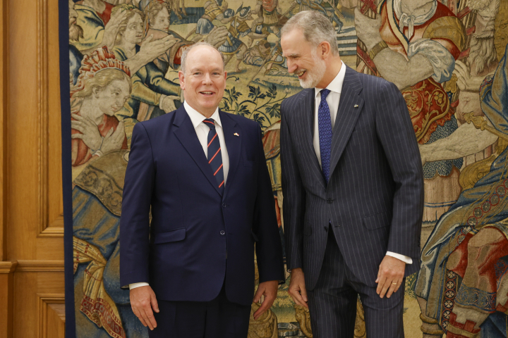 Alberto de Mónaco y Felipe VI, muy cómplices en La Zarzuela en la visita oficial del príncipe de Mónaco a España
