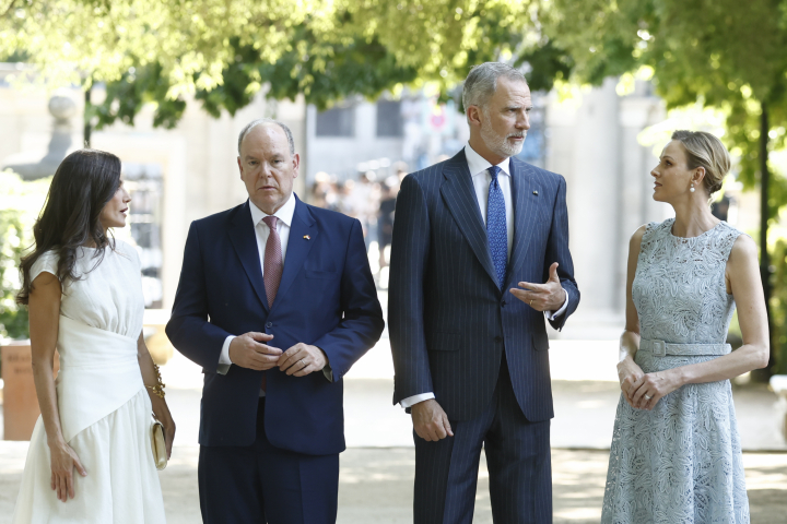 La reina Letizia, Alberto de Mónaco, Felipe VI y Charlene de Mónaco en el Jardín Botánico de Madrid