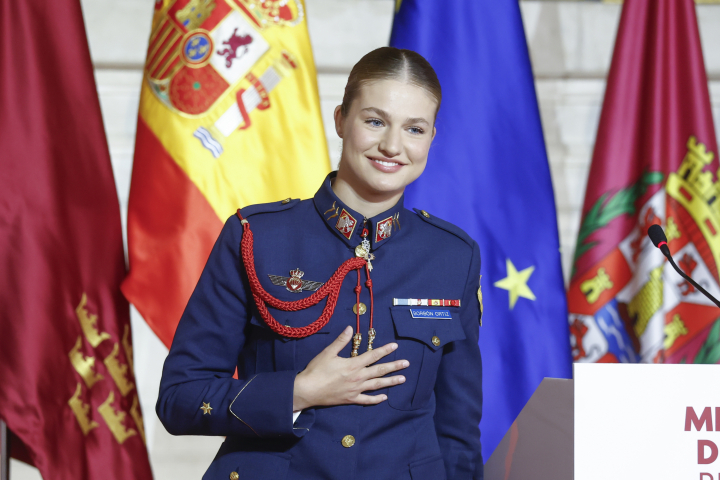 La princesa Leonor, agradecida por los aplausos después de su discurso en la entrega de la Medalla de Oro de la Región de Murcia