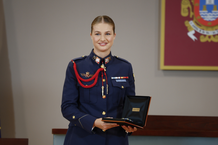 La princesa Leonor, muy sonriente tras recibir la Medalla de Oro y el título de Hija Adoptiva de San Javier