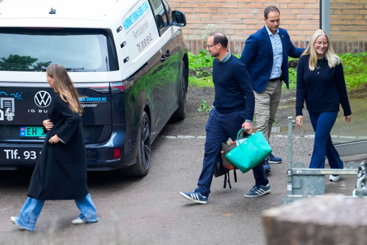 Mette-Marit, este viernes en el hospital junto al príncipe Haakon y la princesa Ingrid Alexandra