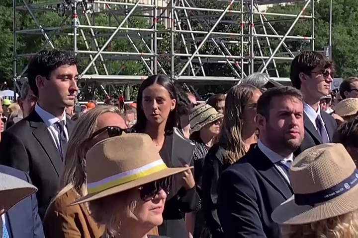Victoria Federica y Jorge Navalpotro con Pablo Urdangarin y Johanna Zott en la Misa de Corpus Christi oficiada por el papa León XIV en Madrid