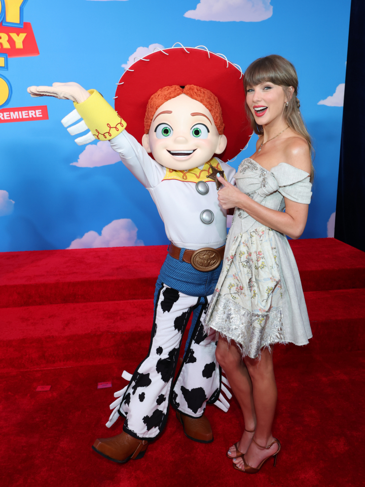 Taylor Swift, en el estreno de Toy Story 5 en Los Angeles