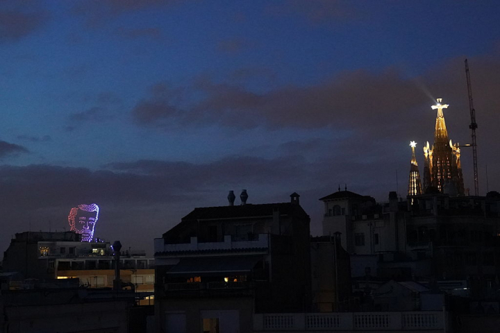 alt="alt="La Sagrada Familia, durante la inauguración de la Torre de Jesús.""