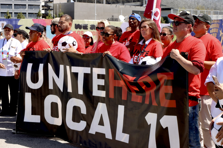 Trabajadores del SoFi Stadium celebran su victoria sindical a horas de que debute EEUU en el Mundial 2026