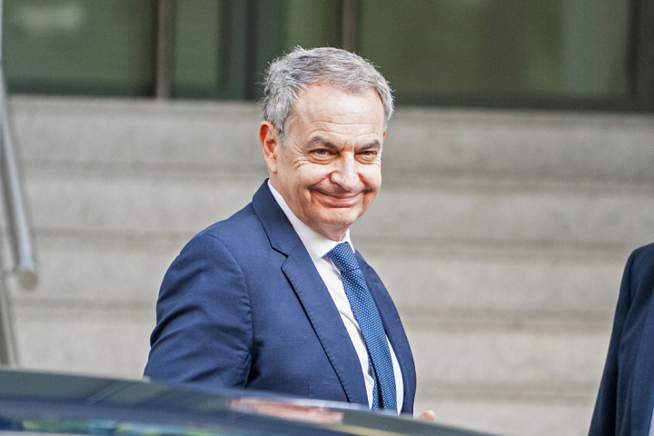 SPAIN - JUNE 17: Former Prime Minister Jose Luis Rodriguez Zapatero on his arrival at the National High Court on 17 June 2026 in Madrid, Spain. Zapatero is giving evidence today as a person under investigation before the National Court judge probing alleged irregularities involving the 53 million euros from the Plus Ultra airline bailout and the former Socialist leader’s alleged influence in securing the bailout, as well as regarding the jewellery seized from his office and provisionally valued at 1.3 million. (Photo By Cesar Vallejo Rodriguez/Europa Press via Getty Images)