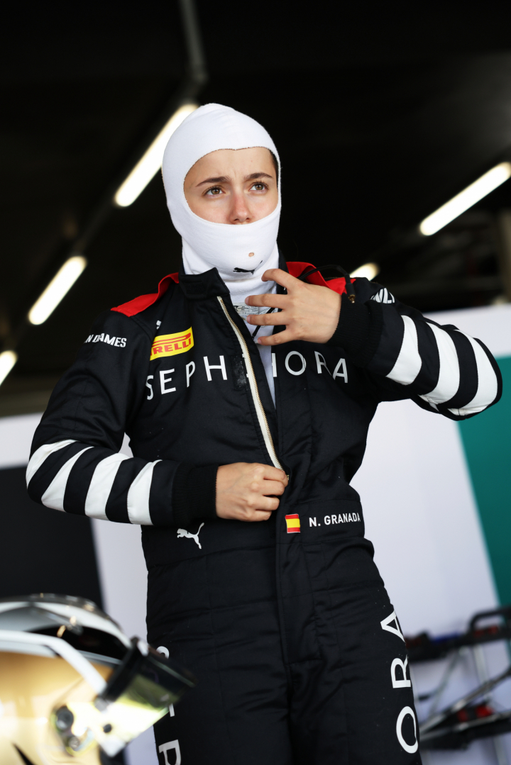 La piloto Natalia Granada, en Inglaterra el pasado abril