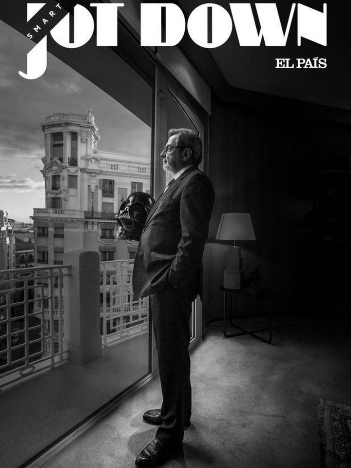 La portada filtrada de Juan Luis Cebrián como Darth Vader en 'Jot Down'.