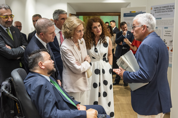 La reina Sofía, el presidente de Castilla-La Mancha y el alcalde de La Roda en la inauguración del III Congreso Internacional de ELA 'Manolo Barrós'