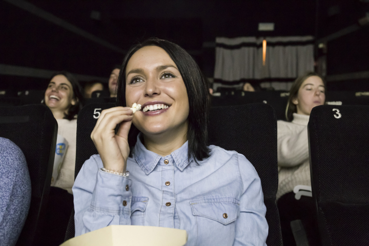 alt="alt="personas-amables-que-cine-ven""