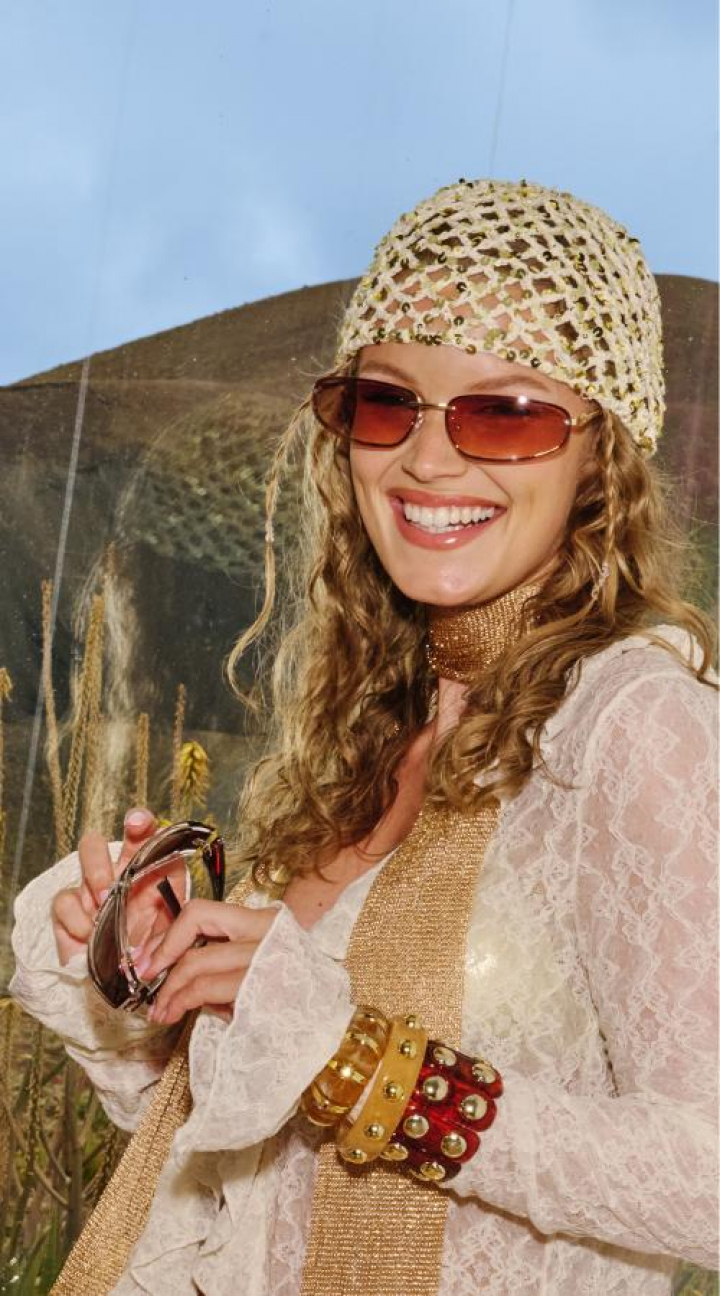 Una modelo con un gorro crochet