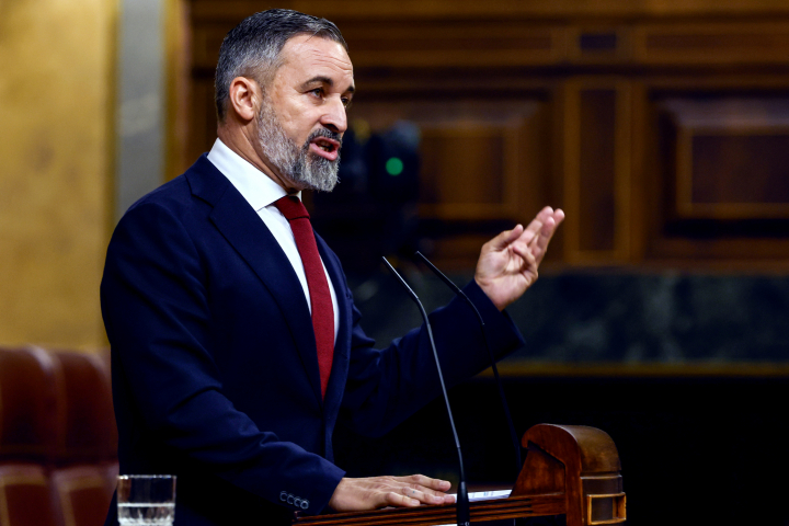 El líder de Vox, Santiago Abascal durante su intervención tras la comparecencia de Pedro Sánchez en el Congreso para abordar los casos judiciales que afectan al PSOE.