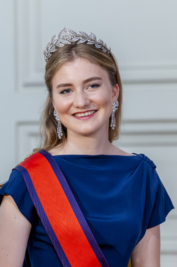 Elisabeth de Bélgica con la Tiara de Laurel en la cena de gala por la visita de Estado de los emperadores de Japón a Bélgica