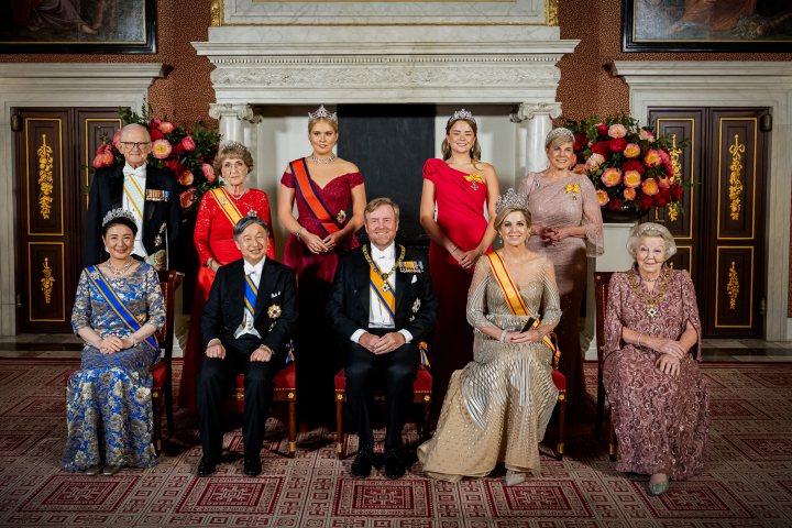 Naruhito y Masako de Japón con la familia real holandesa en la cena de gala por la visita de Estado de los emperadores de Japón a Países Bajos