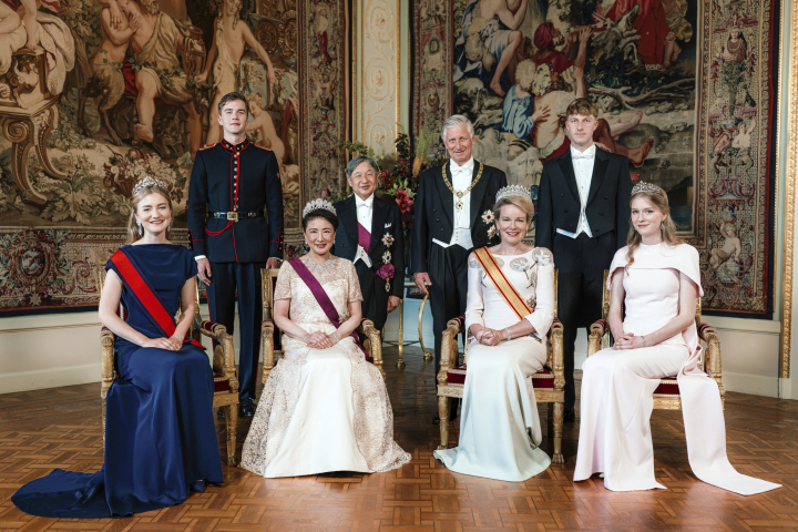 Naruhito y Masako de Japón, Felipe y Matilde de Bélgica y sus hijos Elisabeth, Gabriel, Emmanuel y Eléonore de Bélgica en la cena de gala por la visita de Estado de los emperadores de Japón a Bélgica