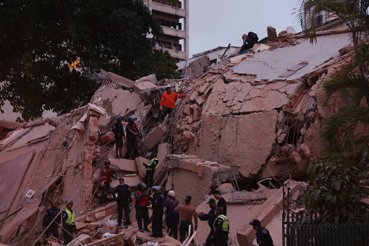 alt="alt="Edificios dañados en Palos Grandes""