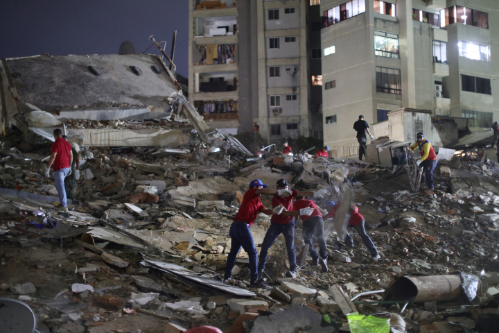 Edificio derrumbado en el terremoto de Venezuela