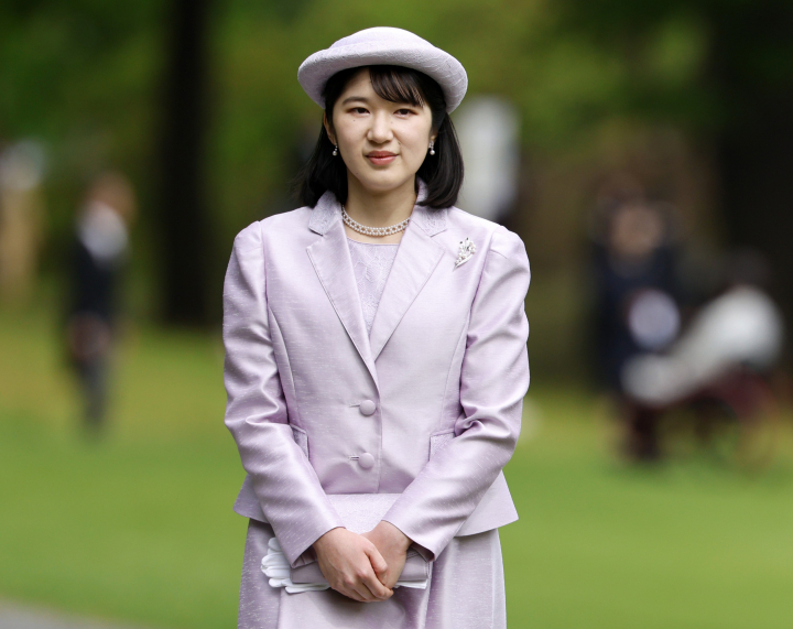 Aiko de Japón en una fiesta de primavera en los jardines de Akasaka en Tokyo