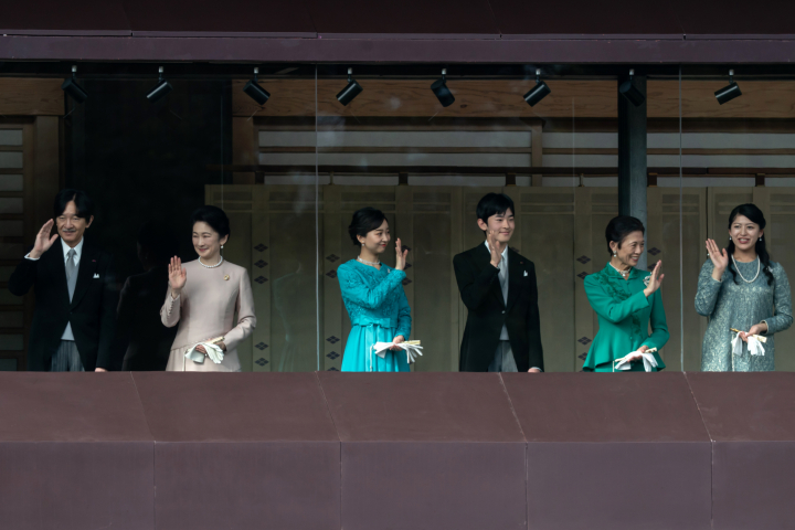 Los príncipes herederos Fumihito y Kiko y sus hijos Hisahito y Kako junto a las princesas Hisako de Takamado y Tsuguko de Japón