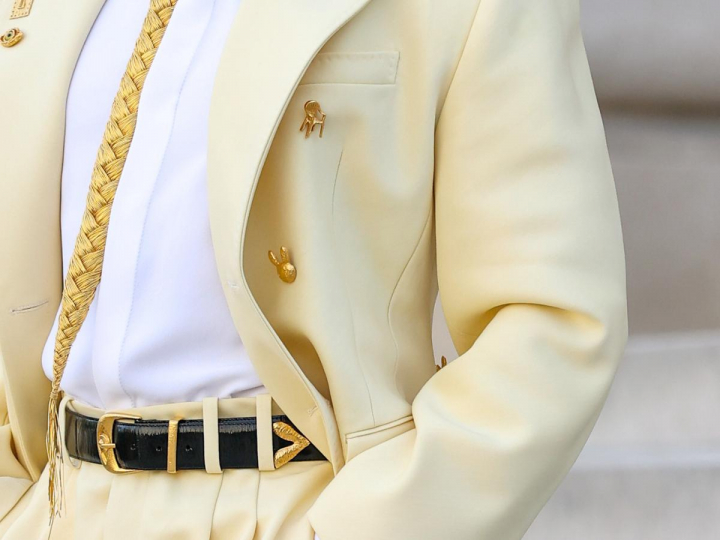 Detalles de la chaqueta de Bad Bunny