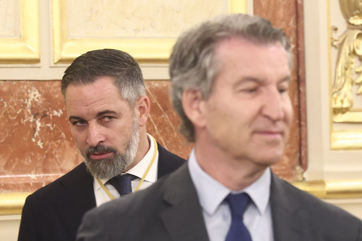 MADRID, SPAIN - JUNE 08: The president of Vox, Santiago Abascal (left), and the president of the PP, Alberto Nuñez Feijoo (right), during the visit of Pope Leo XIV to the Congress of Deputies, on 8 June 2026, in Madrid, Spain. Leo XIV is the first Pope to deliver a speech as head of the Vatican State to deputies and senators, as part of his official trip to Spain. (Photo By Eduardo Parra/Europa Press via Getty Images)