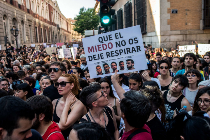 Protestas contra una de las primeras sentencias de la violación de La Manada