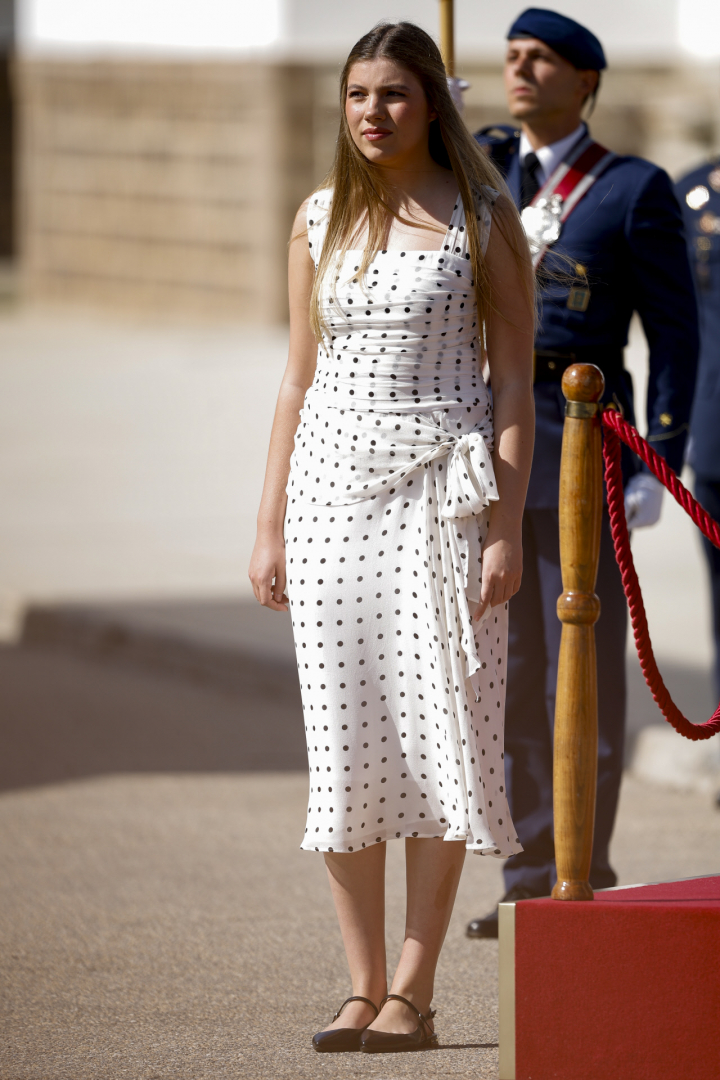 La infanta Sofia con vestido de Mango en la Academia General del Aire de San Javier.