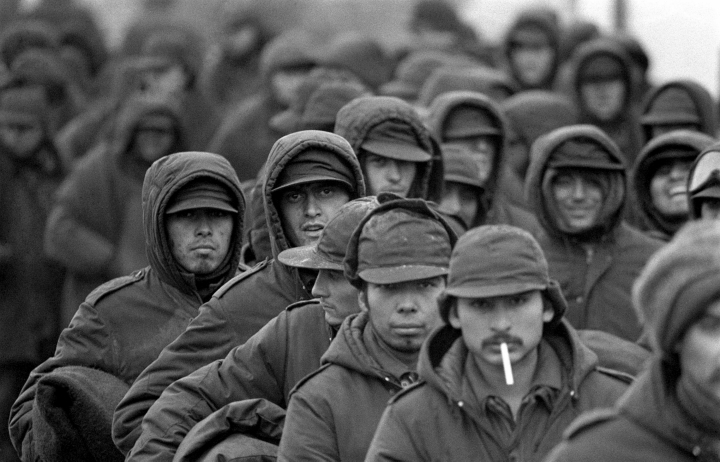 Prisioneros argentinos durante la guerra de las Malvinas.