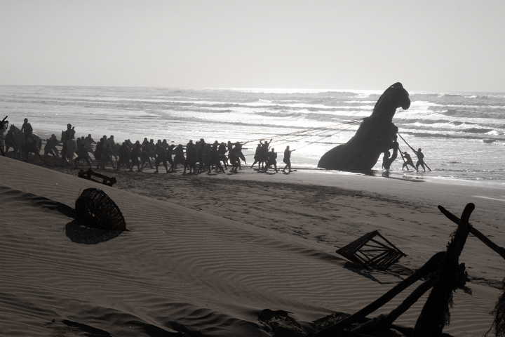 Imagen del caballo de Troya en la playa