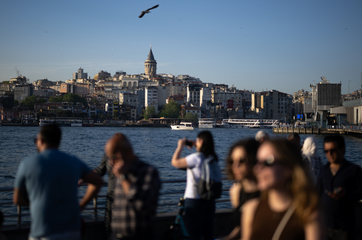 alt="alt="La ciudad de Estambul, en Turquía, con numerosos turistas.""