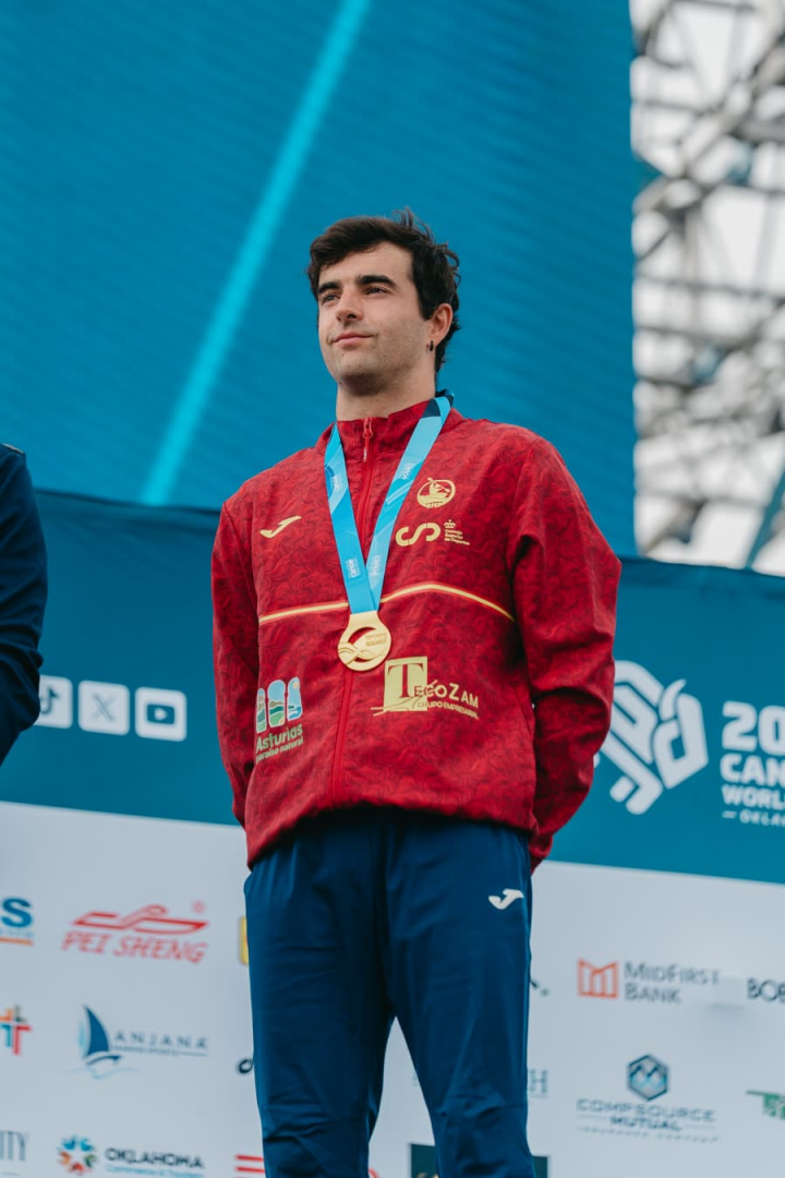 Miquel Travé, en el podio como campeón del mundo