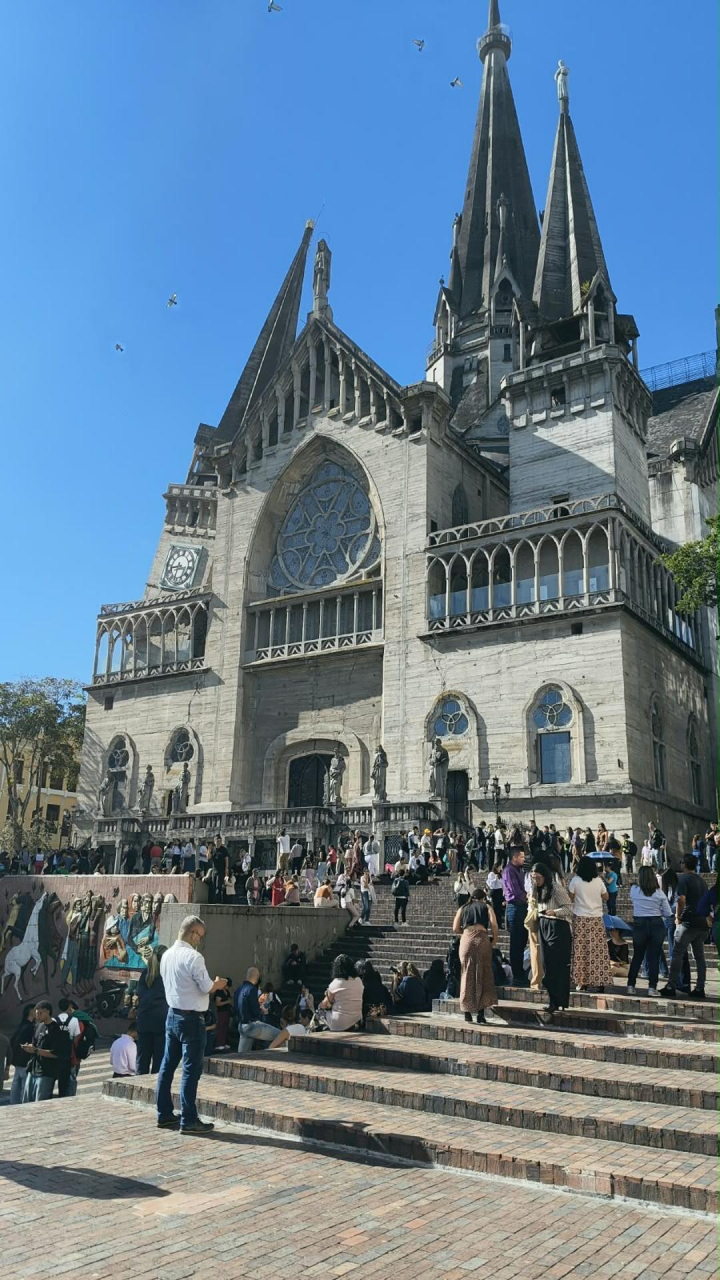 alt="alt="Catedral Basílica Metropolitana de Nuestra Señora del Rosario en Manizales (Colombia).""