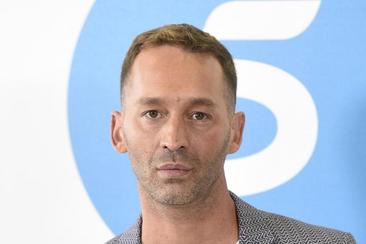 El diseñador Cristo Báñez en la presentación del programa 'Quiero ser' de Telecinco.