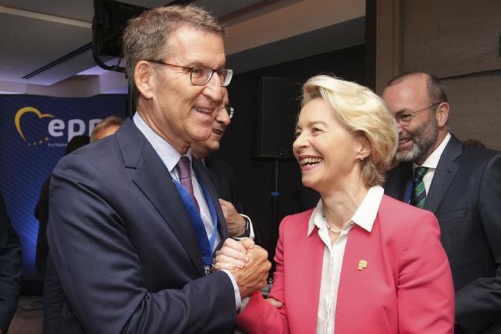 Feijóo y Von der Leyen se saludan cariñosamente este jueves