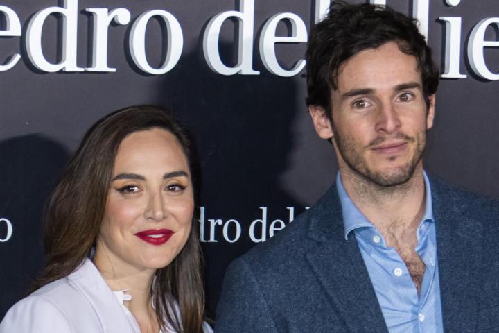 Tamara Falcó e Íñigo Onieva en el photocall del desfile de Pedro del Hierro en la fashion Week de Madrid.