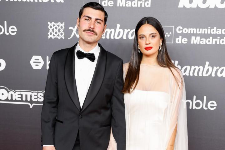 Hugo Pérez y Lara Tronti en los Premios Ídolo el 9 de marzo de 2023.