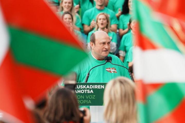 Andoni Ortuzar en el cierre de campaña del PNV el pasado 21 de julio.