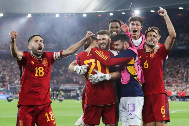 Los jugadores de la selección celebran el título de la Nations League