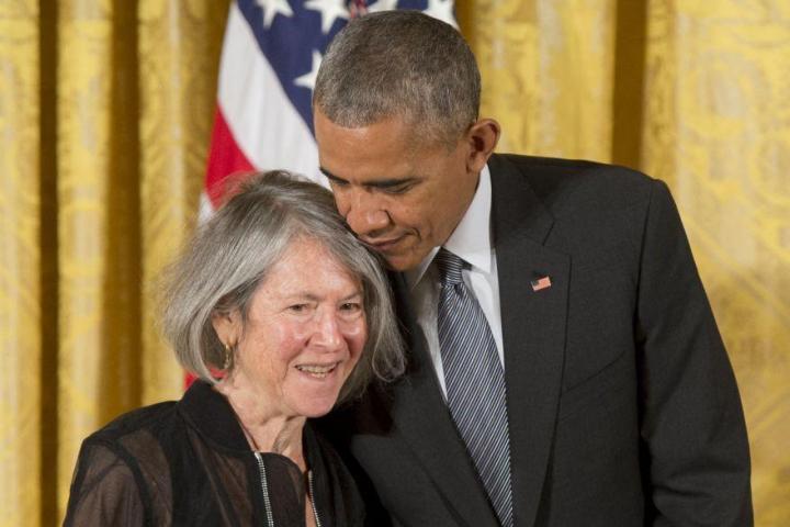 Louise Glück, premiada y reconocida por Barack Obama en 2016