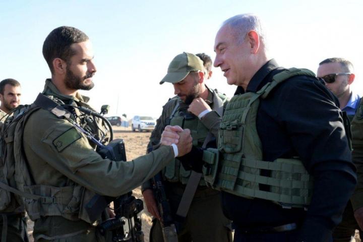 Benjamin Netanyahu visita a las tropas de Israel tras los ataques de Hamás