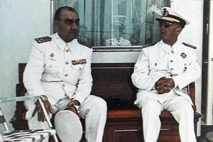 El almirante Luis Carrero Blanco, (1904-1973) y el dictador Francisco Franco (1892-1975).