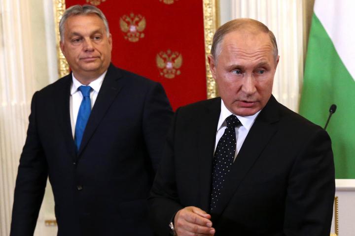 Foto de archivo de Viktor Orban y Vladimir Putin