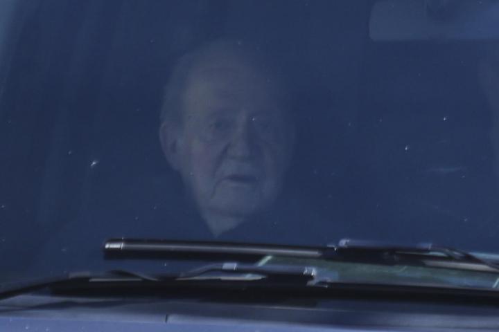 El rey emérito Juan Carlos I, a su llegada a Vitoria el 13 de marzo de 2024.