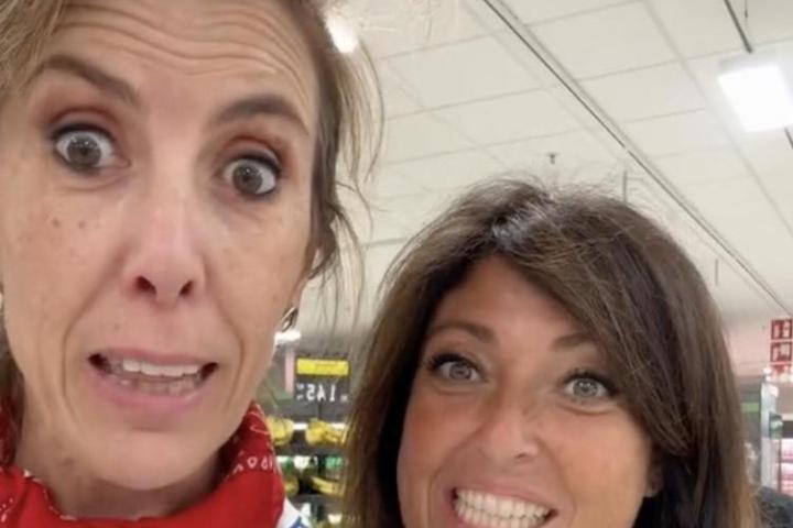 Vivy Lin y Carla Alarcón, en su vídeo de TikTok.