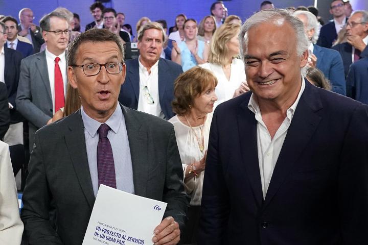 Foto de archivo de Cuca Gamarra, Alberto Núñez Feijóo y Esteban González Pons.