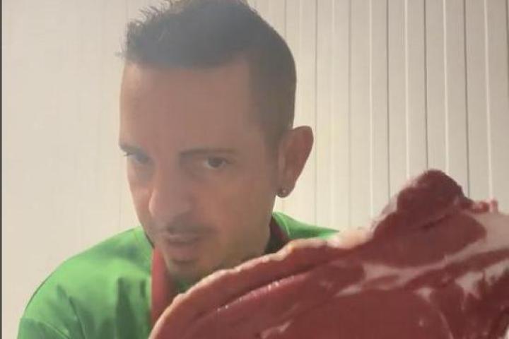 El As Carnicero en un instante de su vídeo de TikTok