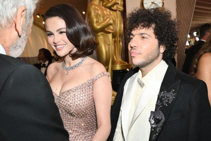 Selena Gomez y Benny Blanco, en los Premios Oscar 2025.